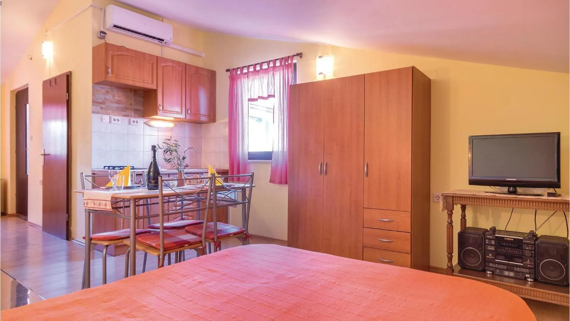 פאז'אנה Amazing Apartment In Valbandon With Wifi